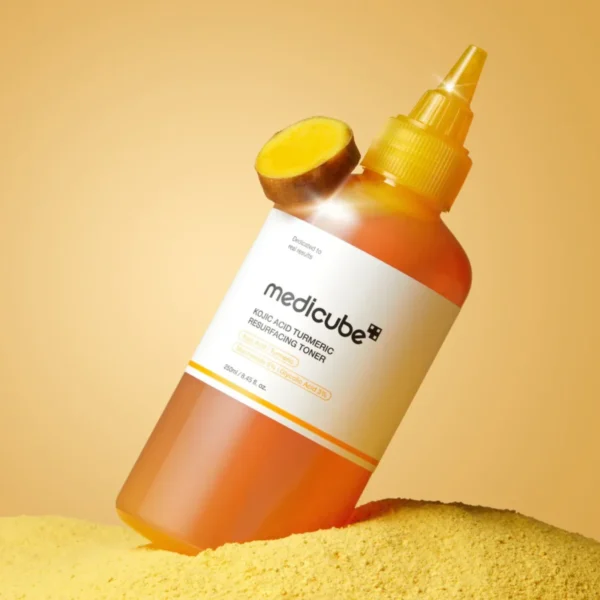 Medicube Kojic Acid Turmeric Resurfacing Toner 250 ml Medicube Kojic Acid Turmeric Resurfacing Toner 250 ml