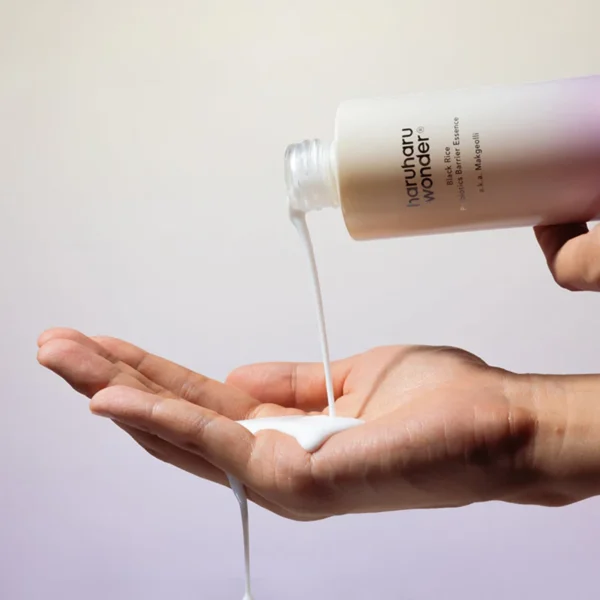 Haruharu Wonder Black Rice Probiotics Barrier Essence 120ml Haruharu Wonder Black Rice Probiotics Barrier Essence 120ml